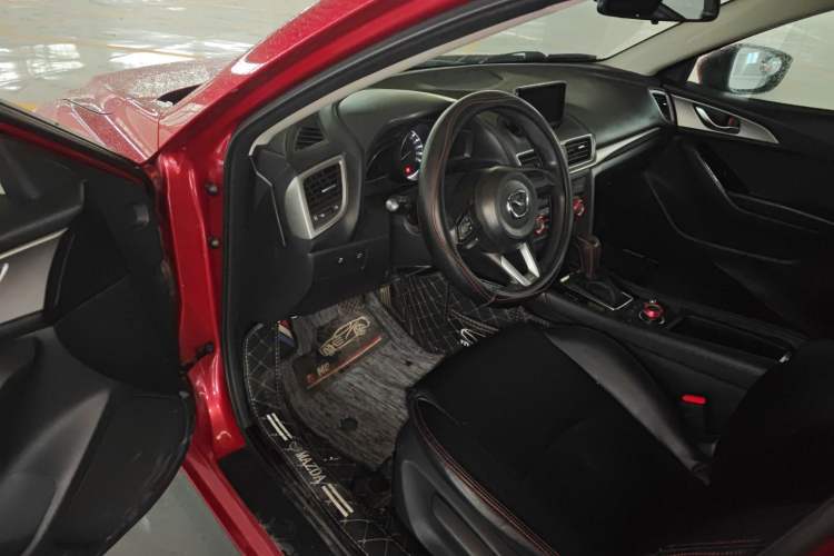 Used Mazda 3 Axela 2017 Sedan 1.5L Automatic Luxury Model Emission Standard China V Driver Seat