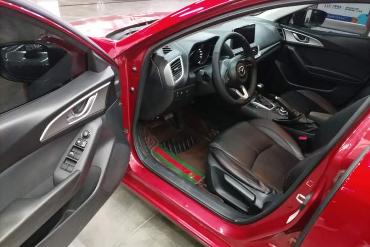 Used Mazda 3 Axela 2017 Hatchback 1.5L Automatic Comfort Model Emission Standard China V Driver Seat