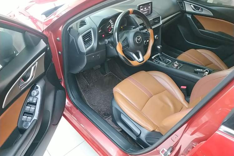 Used Mazda 3 Axela 2017 Sedan 1.5L Automatic Luxury Model Emission Standard China V Driver Seat