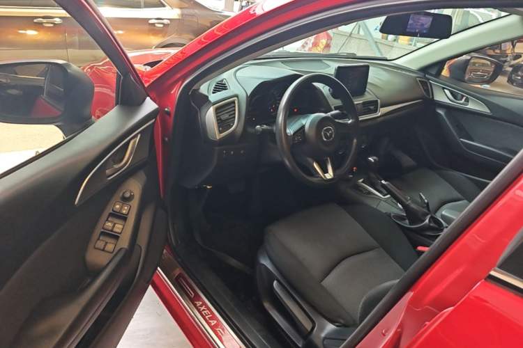 Used Mazda 3 Axela 2017 Sedan 1.5L Automatic Comfort Model China VI Standard Driver Seat