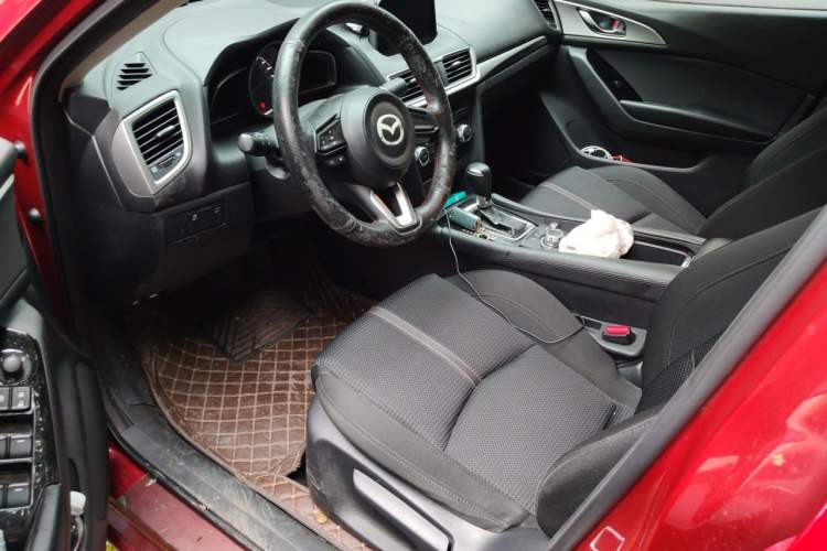 Used Mazda 3 Axela 2017 Sedan 1.5L Automatic Luxury Model Emission Standard China V Driver Seat
