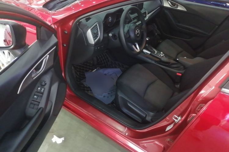 Used Mazda 3 Axela 2017 Sedan 1.5L Automatic Comfort Model Emission Standard China V Driver Seat