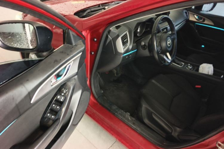 Used Mazda 3 Axela 2017 Sedan 1.5L Automatic Luxury Model Emission Standard China V Driver Seat