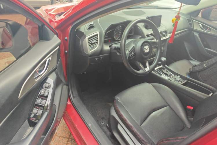 Used Mazda 3 Axela 2017 Sedan 1.5L Automatic Luxury Model Emission Standard China V Driver Seat