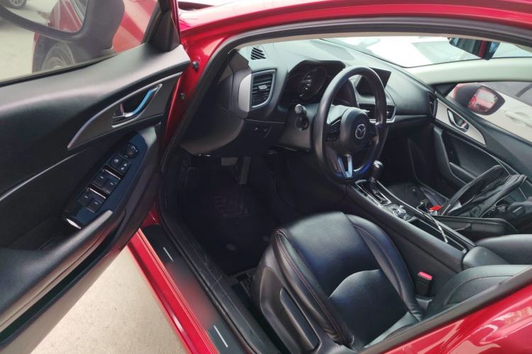 Used Mazda 3 Axela 2017 Sedan 1.5L Automatic Luxury Model Emission Standard China V Driver Seat