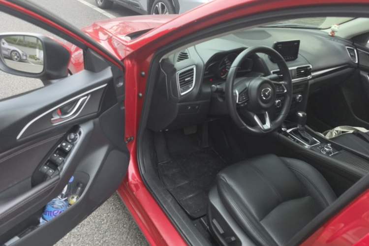 Used Mazda 3 Axela 2017 Sedan 2.0L Automatic Prestige Model China V Standard Driver Seat