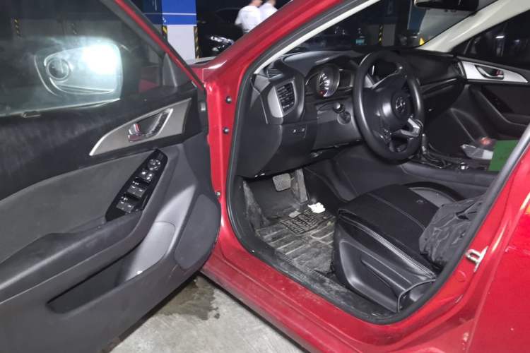 Used Mazda 3 Axela 2017 Sedan 1.5L Automatic Luxury Model Emission Standard China V Driver Seat