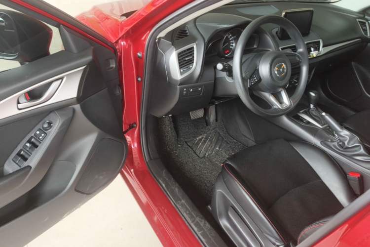 Used Mazda 3 Axela 2017 Sedan 1.5L Automatic Comfort Model Emission Standard China V Driver Seat