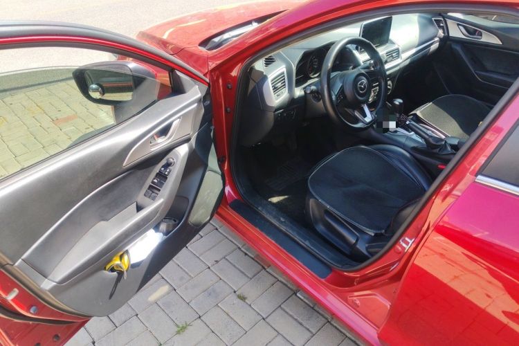 Used Mazda 3 Axela 2017 Sedan 1.5L Automatic Comfort Model China VI Standard Driver Seat