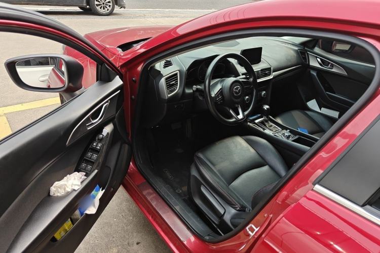 Used Mazda 3 Axela 2017 Sedan 1.5L Automatic Luxury Model Emission Standard China V Driver Seat
