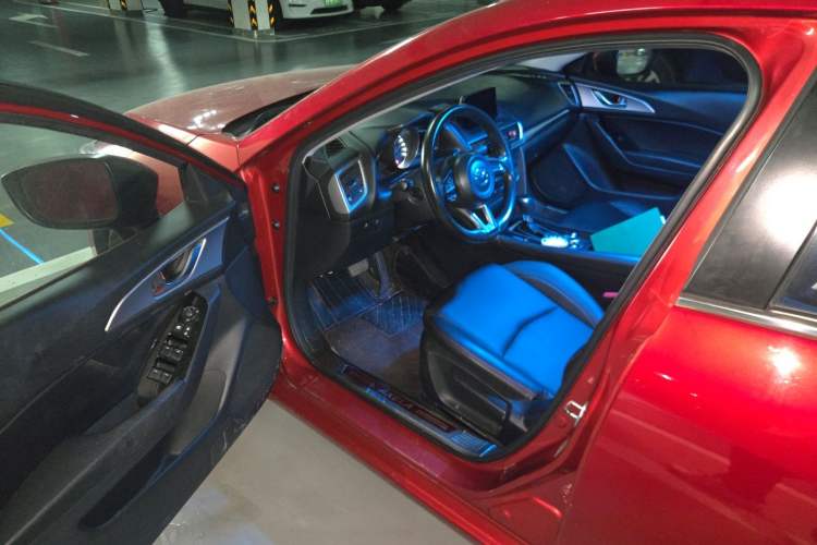 Used Mazda 3 Axela 2017 Sedan 1.5L Automatic Luxury Model China VI Standard Driver Seat