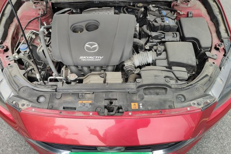 Used Mazda 3 Axela 2017 Hatchback 2.0L Automatic Luxury Model China VI Standard Engine Bay