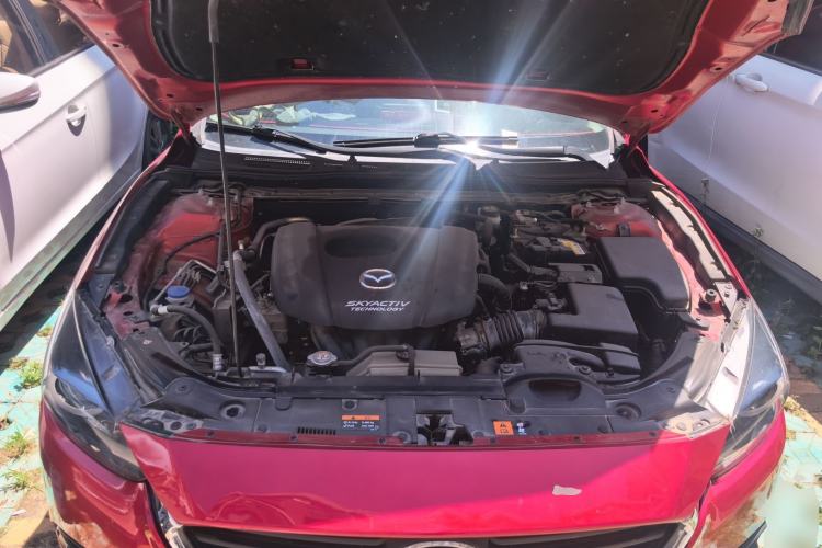 Used Mazda 3 Axela 2017 Sedan 1.5L Automatic Luxury Model China VI Standard Engine Bay