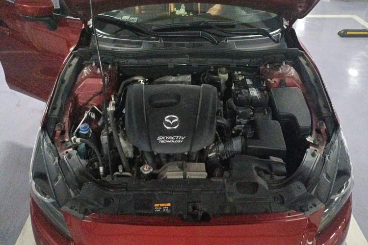 Used Mazda 3 Axela 2017 Sedan 1.5L Automatic Luxury Model China VI Standard Engine Bay