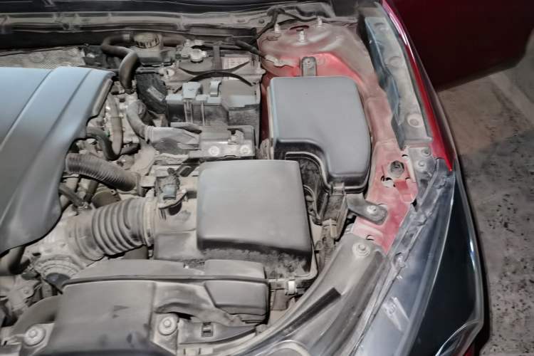 Used Mazda 3 Axela 2017 Hatchback 2.0L Automatic Sport Model China V Emission Standard Engine Bay Left