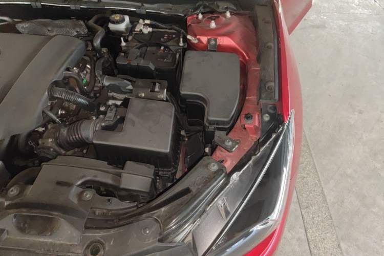 Used Mazda 3 Axela 2017 Hatchback 1.5L Automatic Luxury Model Emission Standard China V Engine Bay Left