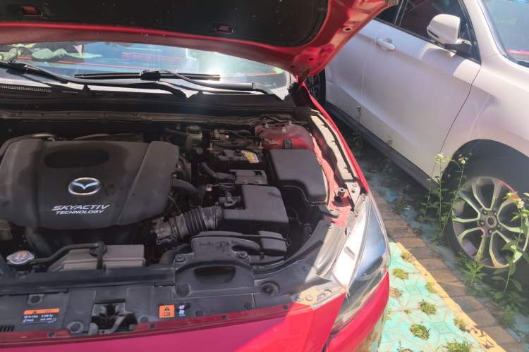 Used Mazda 3 Axela 2017 Sedan 1.5L Automatic Luxury Model China VI Standard Engine Bay Left