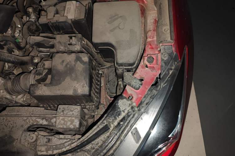 Used Mazda 3 Axela 2017 Sedan 1.5L Automatic Comfort Model Emission Standard China V Engine Bay Left