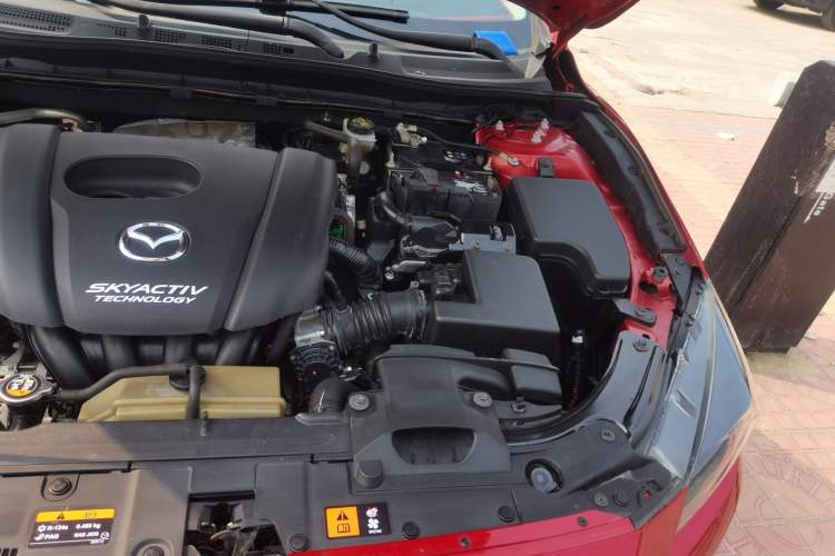 Used Mazda 3 Axela 2017 Sedan 1.5L Automatic Luxury Model Emission Standard China V Engine Bay Left