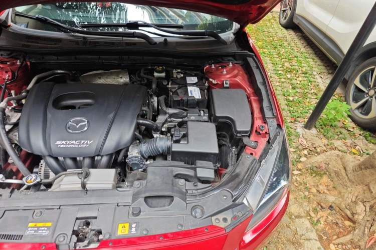 Used Mazda 3 Axela 2017 Sedan 1.5L Automatic Luxury Model China VI Standard Engine Bay Left