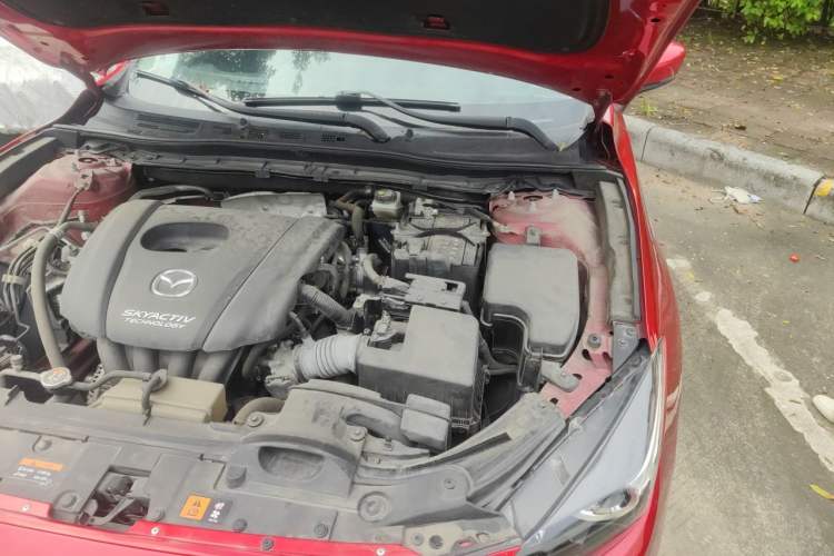 Used Mazda 3 Axela 2017 Hatchback 1.5L Automatic Comfort Model China VI Standard Engine Bay Left
