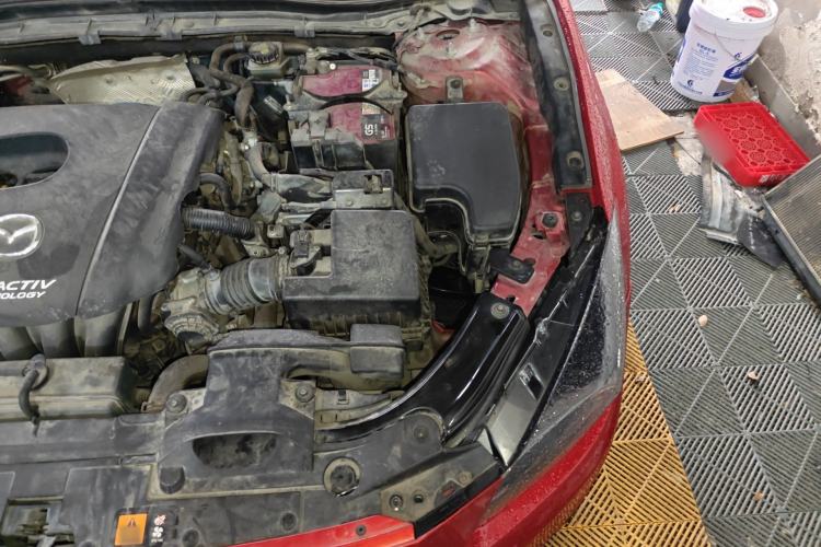 Used Mazda 3 Axela 2017 Sedan 1.5L Automatic Luxury Model Emission Standard China V Engine Bay Left