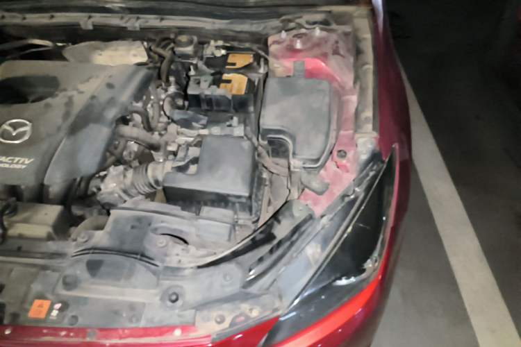 Used Mazda 3 Axela 2017 Sedan 1.5L Automatic Luxury Model Emission Standard China V Engine Bay Left