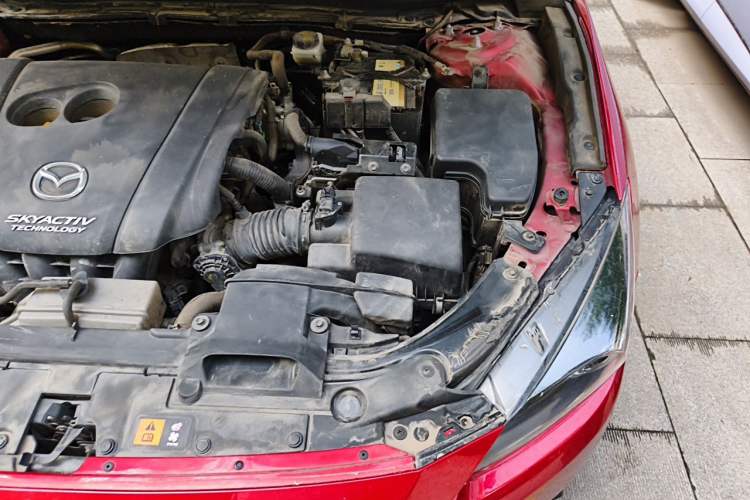 Used Mazda 3 Axela 2017 Hatchback 2.0L Automatic Sport Model China V Emission Standard Engine Bay Left