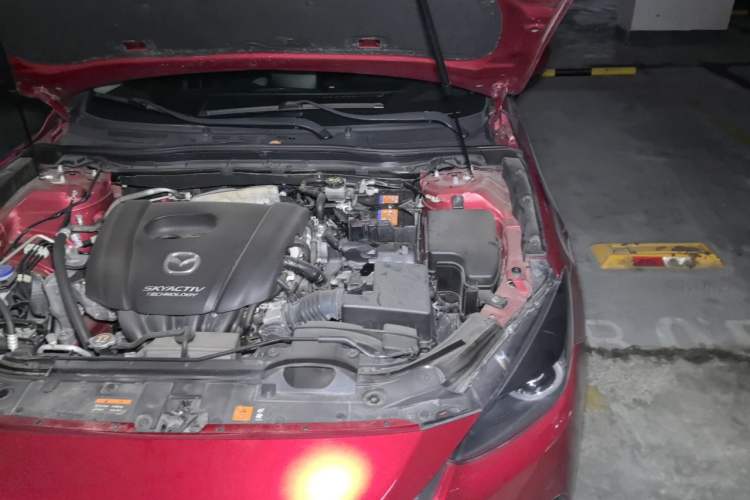 Used Mazda 3 Axela 2017 Sedan 1.5L Automatic Luxury Model Emission Standard China V Engine Bay Left