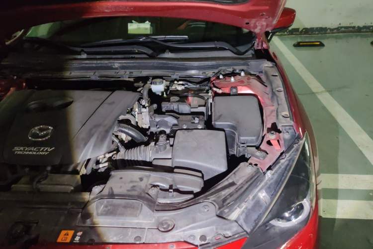 Used Mazda 3 Axela 2017 Sedan 2.0L Automatic Flagship Model China V Standard Engine Bay Left