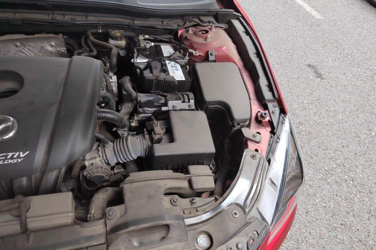 Used Mazda 3 Axela 2017 Sedan 1.5L Automatic Luxury Model China VI Standard Engine Bay Left