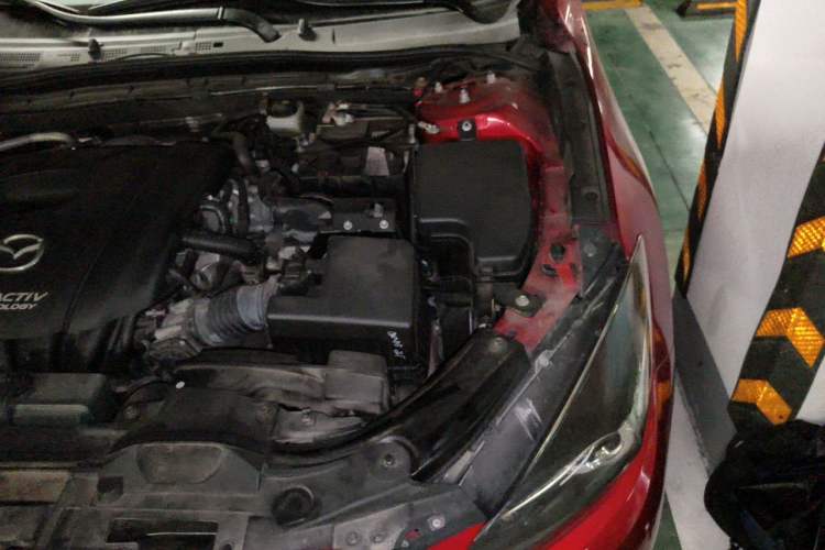 Used Mazda 3 Axela 2017 Sedan 1.5L Automatic Luxury Model Emission Standard China V Engine Bay Left