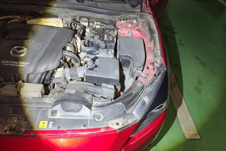 Used Mazda 3 Axela 2017 Sedan 1.5L Automatic Luxury Model Emission Standard China V Engine Bay Left