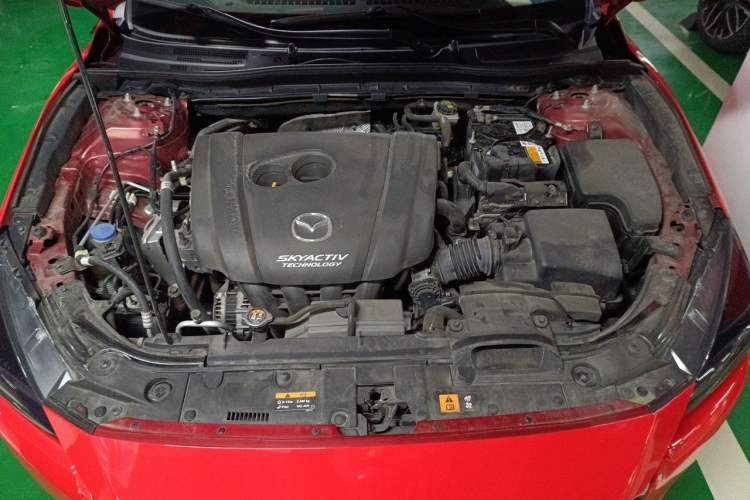 Used Mazda 3 Axela 2017 Hatchback 2.0L Automatic Luxury Model China VI Standard Engine Bay