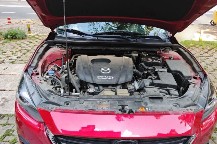 Used Mazda 3 Axela 2017 Sedan 1.5L Automatic Luxury Model China VI Standard Engine Bay
