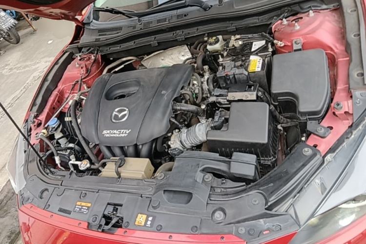 Used Mazda 3 Axela 2017 Sedan 1.5L Automatic Luxury Model China VI Standard Engine Bay