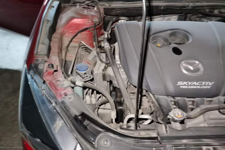 Used Mazda 3 Axela 2017 Hatchback 2.0L Automatic Sport Model China V Emission Standard Engine Bay Right