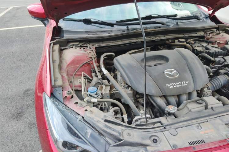 Used Mazda 3 Axela 2017 Sedan 1.5L Automatic Luxury Model Emission Standard China V Engine Bay Right
