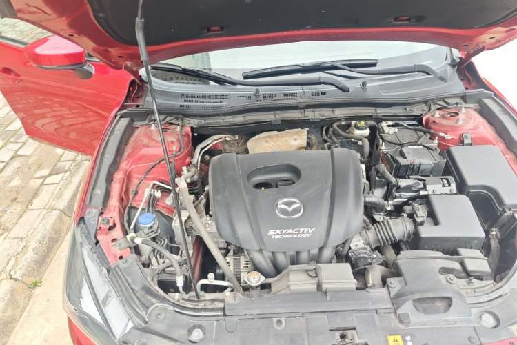 Used Mazda 3 Axela 2017 Sedan 1.5L Automatic Luxury Model Emission Standard China V Engine Bay Right