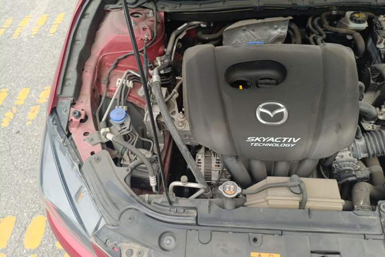 Used Mazda 3 Axela 2017 Sedan 1.5L Automatic Luxury Model Emission Standard China V Engine Bay Right