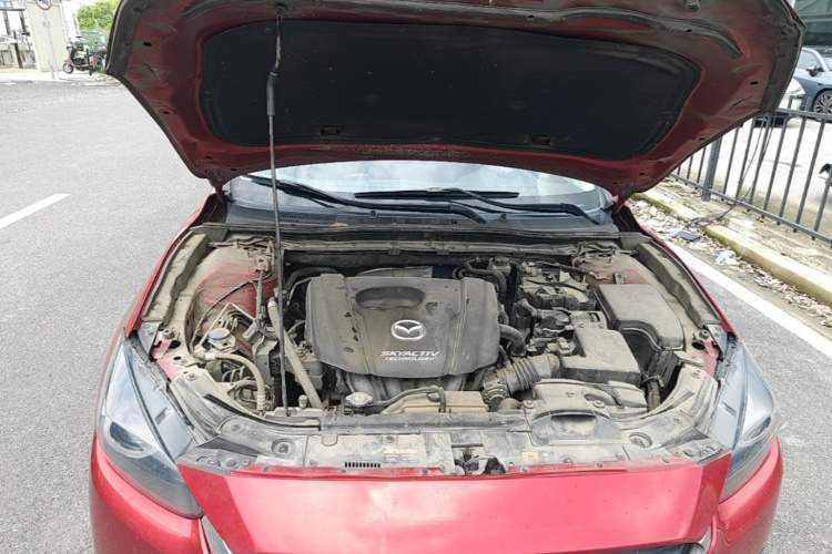 Used Mazda 3 Axela 2017 Sedan 1.5L Automatic Luxury Model Emission Standard China V Engine Bay Right