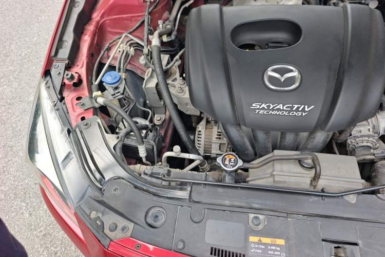 Used Mazda 3 Axela 2017 Sedan 1.5L Automatic Luxury Model Emission Standard China V Engine Bay Right