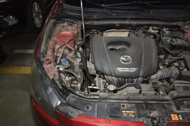 Used Mazda 3 Axela 2017 Sedan 1.5L Automatic Luxury Model Emission Standard China V Engine Bay Right