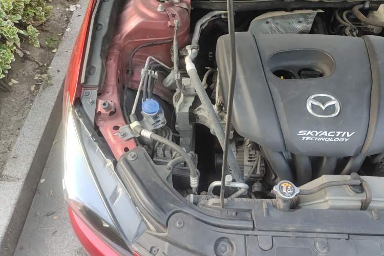 Used Mazda 3 Axela 2017 Sedan 1.5L Automatic Comfort Model Emission Standard China V Engine Bay Right