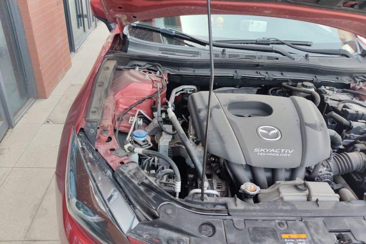 Used Mazda 3 Axela 2017 Sedan 1.5L Automatic Luxury Model Emission Standard China V Engine Bay Right