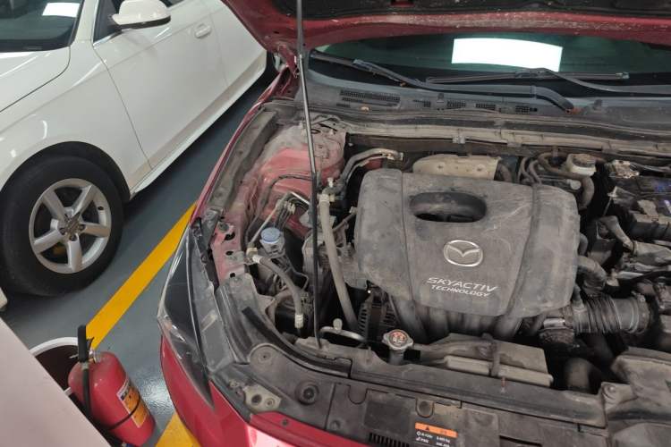 Used Mazda 3 Axela 2017 Sedan 1.5L Automatic Comfort Model Emission Standard China V Engine Bay Right