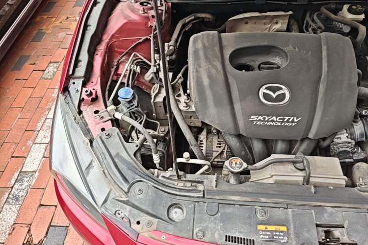 Used Mazda 3 Axela 2017 Sedan 1.5L Automatic Luxury Model Emission Standard China V Engine Bay Right