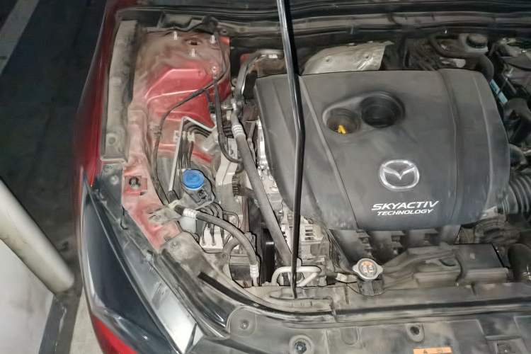 Used Mazda 3 Axela 2017 Sedan 2.0L Automatic Prestige Model China VI Standard Engine Bay Right