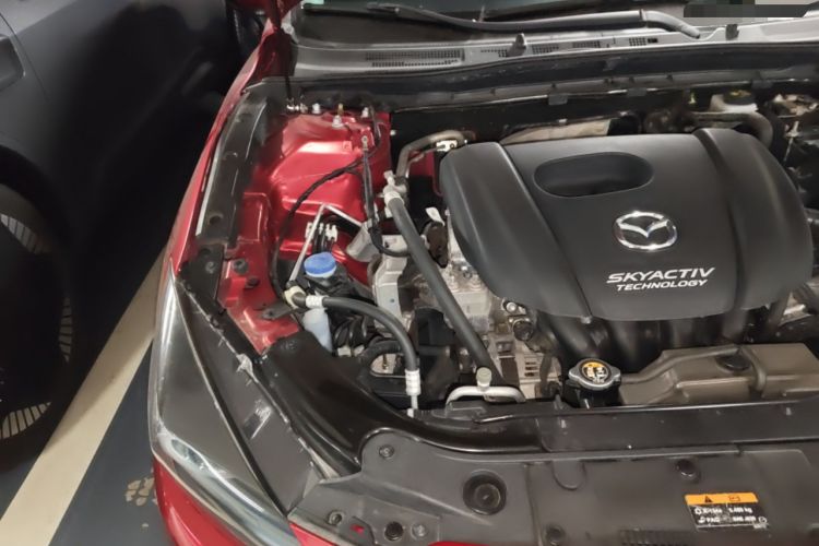 Used Mazda 3 Axela 2017 Sedan 1.5L Automatic Luxury Model Emission Standard China V Engine Bay Right