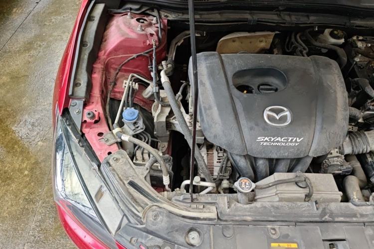 Used Mazda 3 Axela 2017 Sedan 1.5L Automatic Luxury Model China VI Standard Engine Bay Right